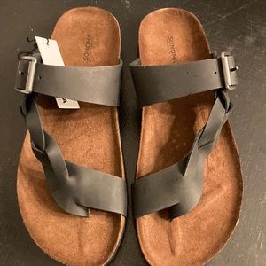 Women’s Sonoma Black leather sandals size 8.5
